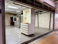 Bukit Batok West Avenue 8 (D23), Shop House #581731021